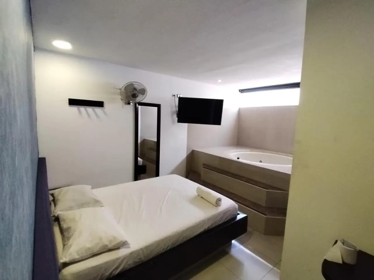 Hotel Country Medellín 3*,